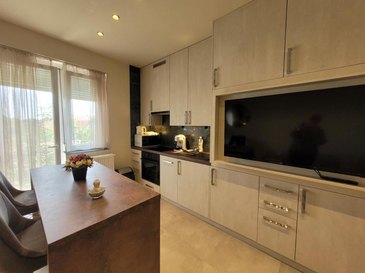 Lara II Apartman Debrecín Exteriér fotografie